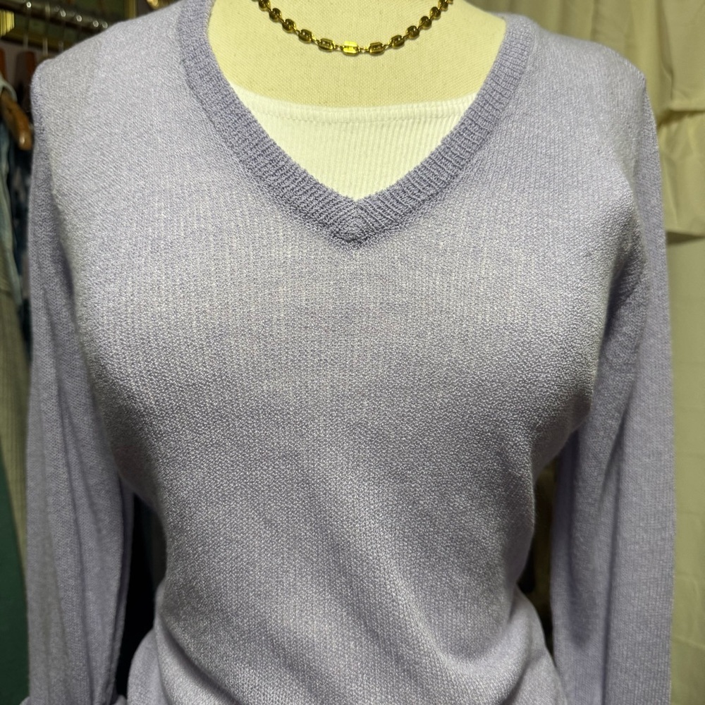 1990s VINTAGE Fashion Bug Lavender V-Neck Women's Sweater